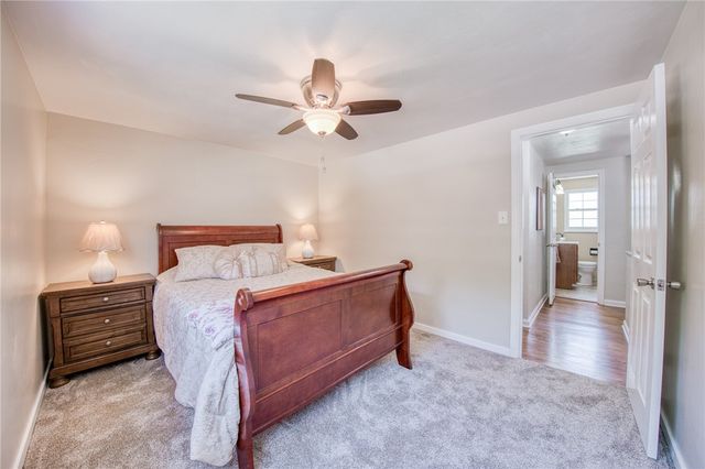 226 Coleen Dr, Pleasant Hills, PA 15236