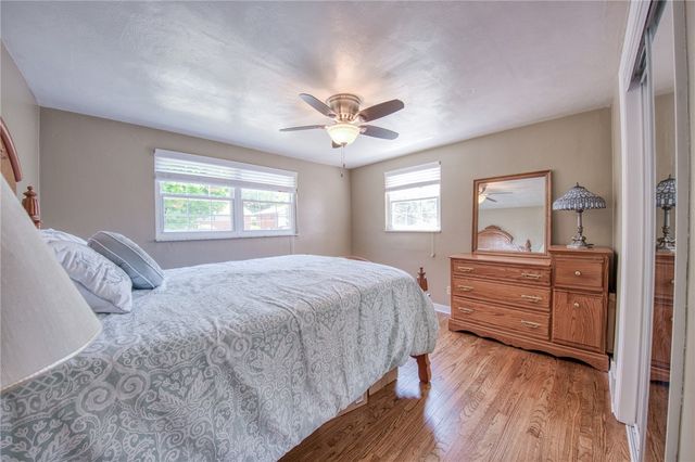226 Coleen Dr, Pleasant Hills, PA 15236