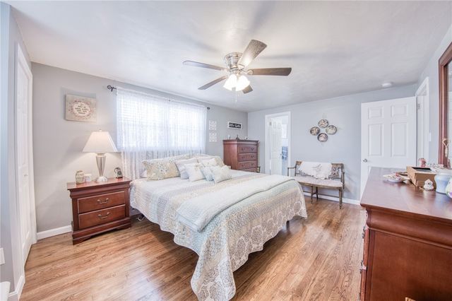 226 Coleen Dr, Pleasant Hills, PA 15236