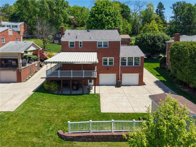 226 Coleen Dr, Pleasant Hills, PA 15236