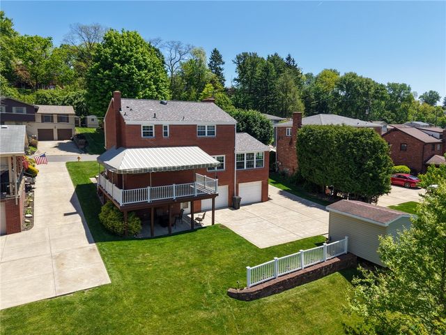 226 Coleen Dr, Pleasant Hills, PA 15236