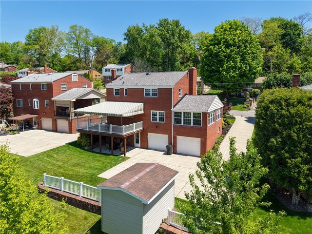 226 Coleen Dr, Pleasant Hills, PA 15236
