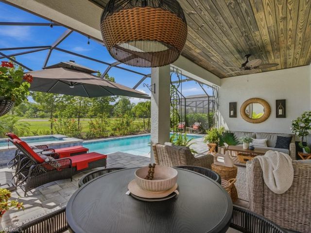 496 Polihale WAY, Naples, FL 34114