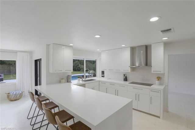 796 Ketch DR, Naples, FL 34103