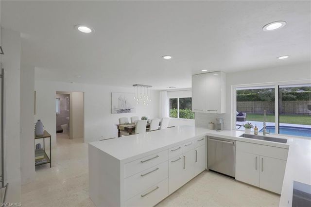 796 Ketch DR, Naples, FL 34103