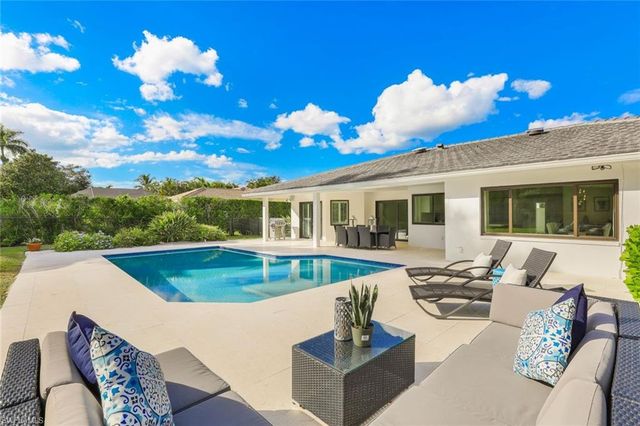 796 Ketch DR, Naples, FL 34103