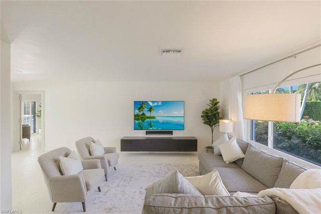 796 Ketch DR, Naples, FL 34103