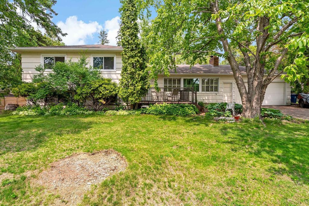 3671 Robinwood Terrace, Minnetonka, MN 55305