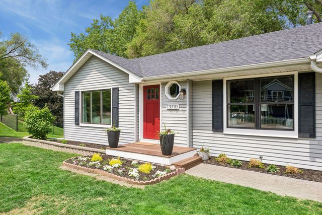 13710 5th Avenue N, Plymouth, MN 55441