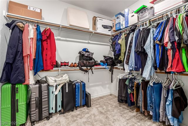 905 Sycamore Falls Street, Henderson, NV 89052