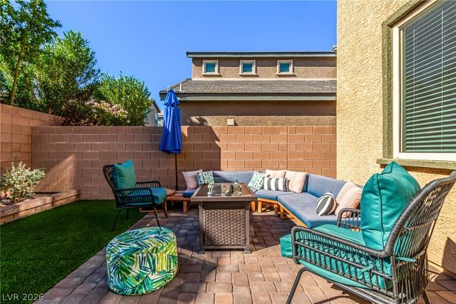 905 Sycamore Falls Street, Henderson, NV 89052
