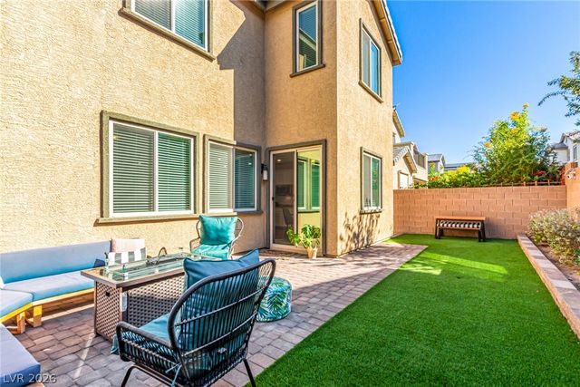 905 Sycamore Falls Street, Henderson, NV 89052