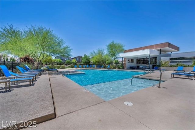 905 Sycamore Falls Street, Henderson, NV 89052