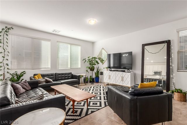 905 Sycamore Falls Street, Henderson, NV 89052