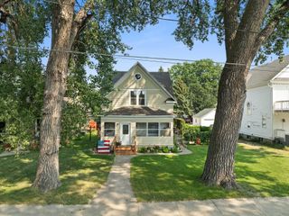 420 1st Street NW, Minot, ND 58703