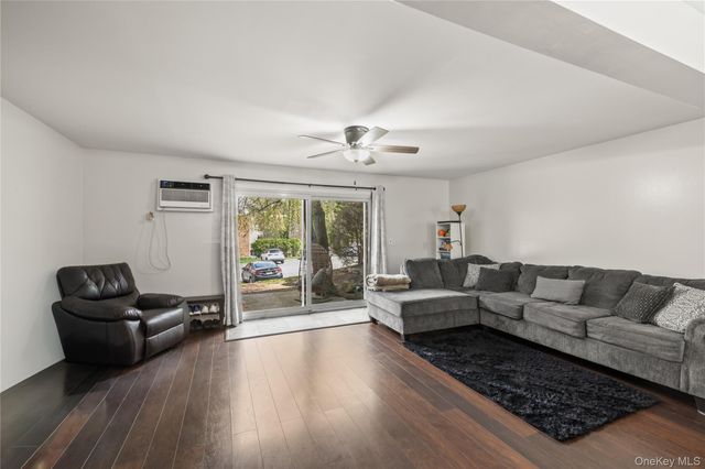 4 Salem Court, Suffern, NY 10901