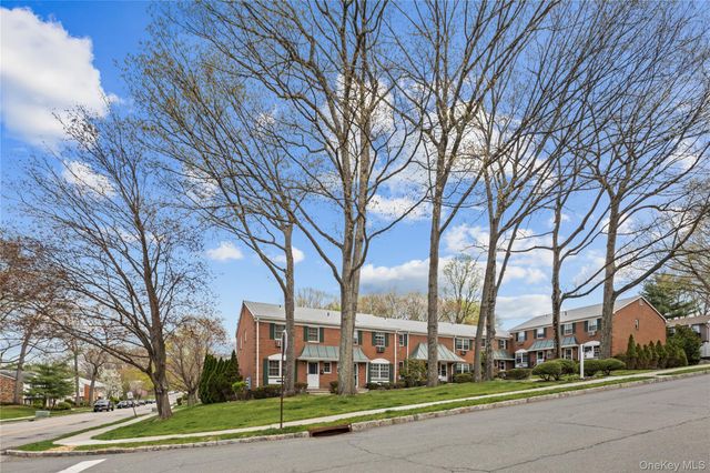 4 Salem Court, Suffern, NY 10901