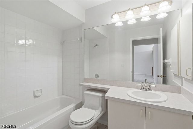 2203 McGregor Park CIR 2203, Fort Myers, FL 33908