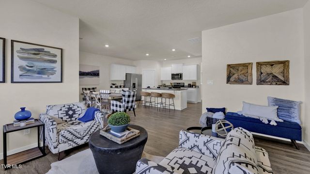 196 Tanasqui Drive, Johnson City, TN 37604