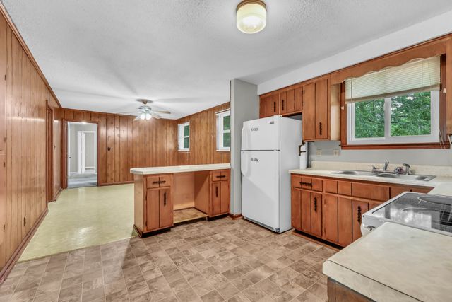 619 Paddy Run Rd, Clarksville, TN 37042