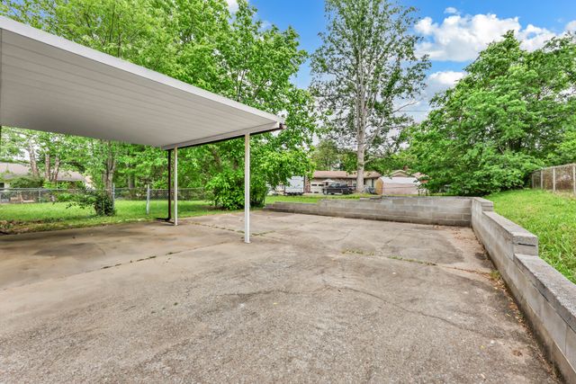 619 Paddy Run Rd, Clarksville, TN 37042