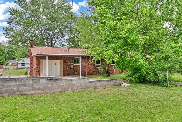 619 Paddy Run Rd, Clarksville, TN 37042