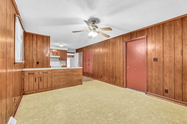 619 Paddy Run Rd, Clarksville, TN 37042