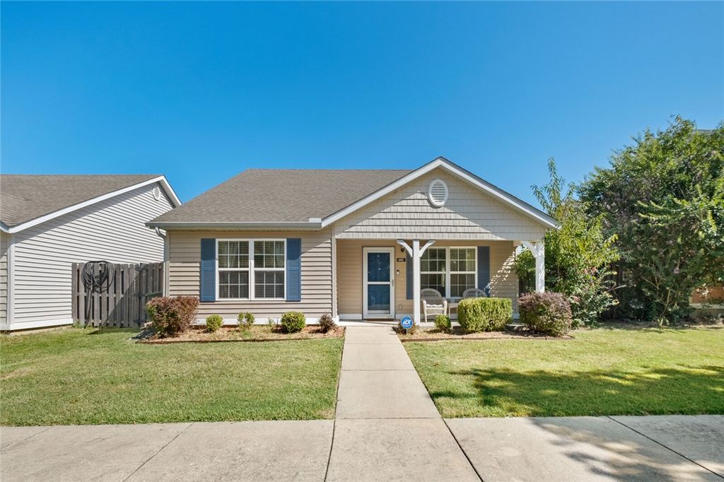 4462 Alberta Street, Fayetteville, AR 72704