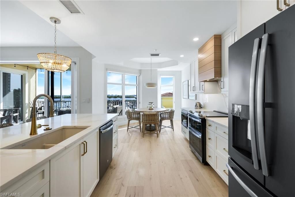 Image 12 of property listing at 6021 Silver King BLVD # 203, Cape Coral, FL 33914