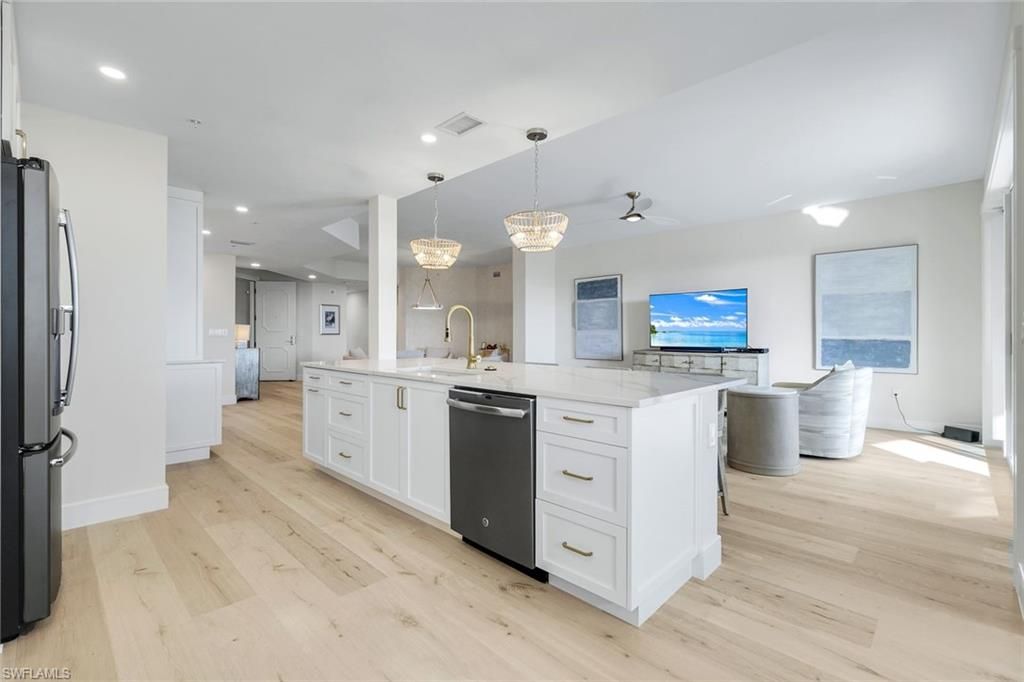 Image 15 of property listing at 6021 Silver King BLVD # 203, Cape Coral, FL 33914