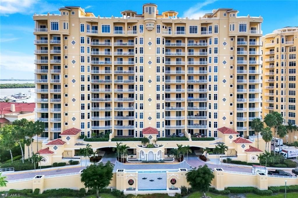 Image 40 of property listing at 6021 Silver King BLVD # 203, Cape Coral, FL 33914