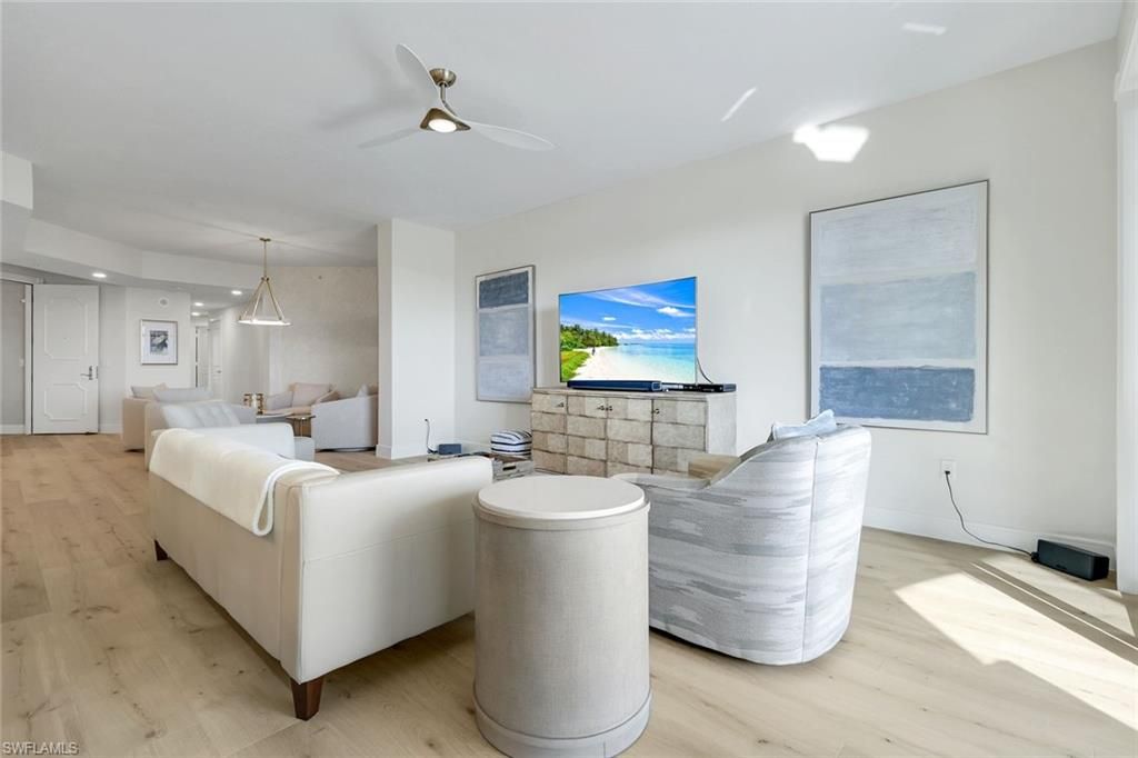 Image 7 of property listing at 6021 Silver King BLVD # 203, Cape Coral, FL 33914