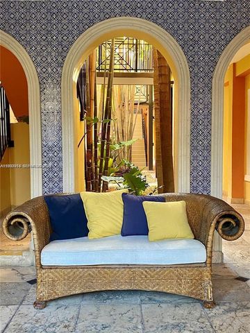 4812 Pine Tree Dr 201, Miami Beach, FL 33140