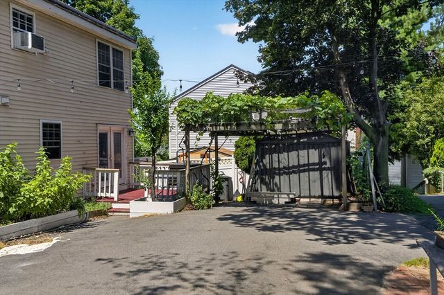 71 Hichborn St, Revere, MA 02151