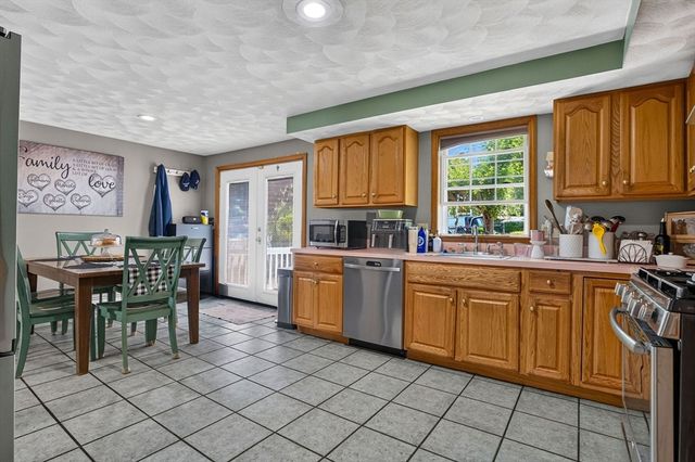 71 Hichborn St, Revere, MA 02151
