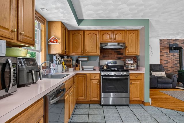 71 Hichborn St, Revere, MA 02151