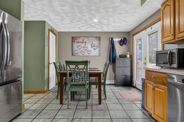 71 Hichborn St, Revere, MA 02151