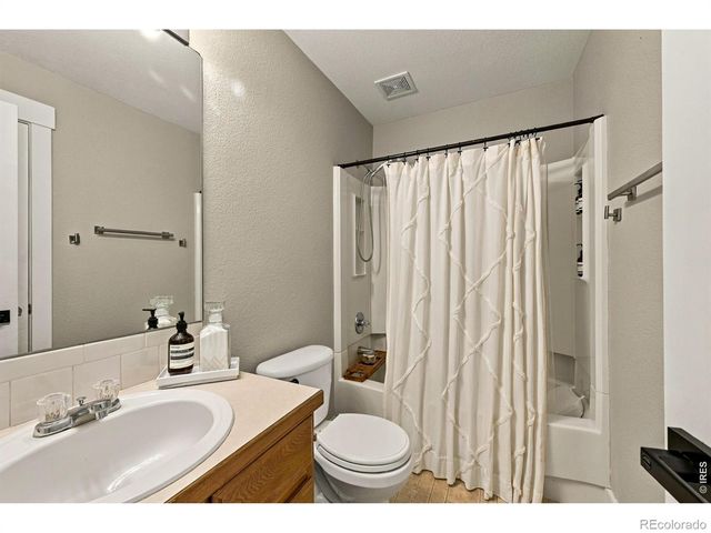 212 Rock Bridge Lane, Windsor, CO 80550