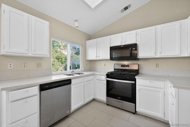31850 Via Barraza, Temecula, CA 92592