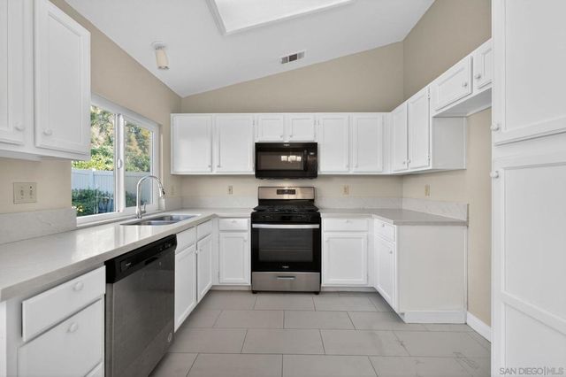 31850 Via Barraza, Temecula, CA 92592