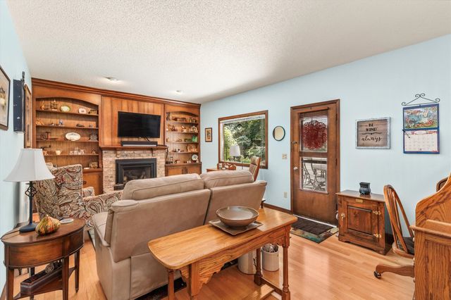 3808 Melanie Circle, Urbandale, IA 50322