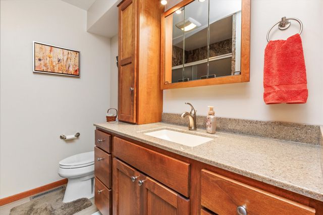 3808 Melanie Circle, Urbandale, IA 50322