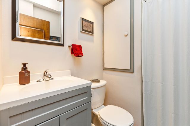 3808 Melanie Circle, Urbandale, IA 50322