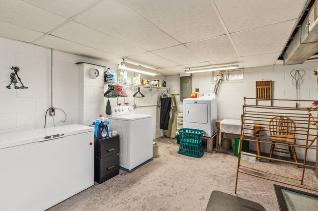 3808 Melanie Circle, Urbandale, IA 50322