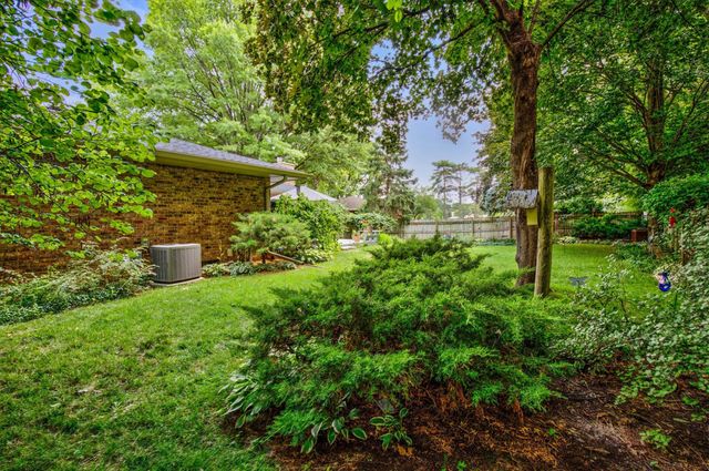 3808 Melanie Circle, Urbandale, IA 50322