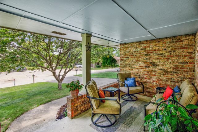 3808 Melanie Circle, Urbandale, IA 50322