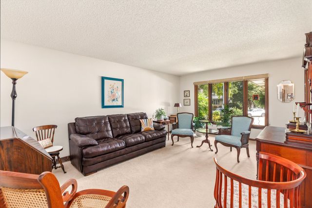 3808 Melanie Circle, Urbandale, IA 50322