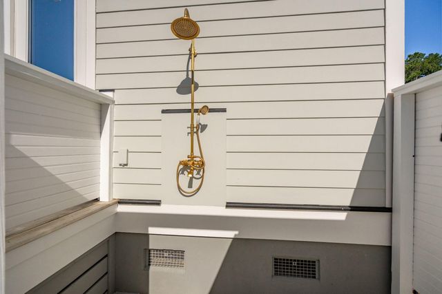 1703 Crab Bank Drive, Mount Pleasant, SC 29466