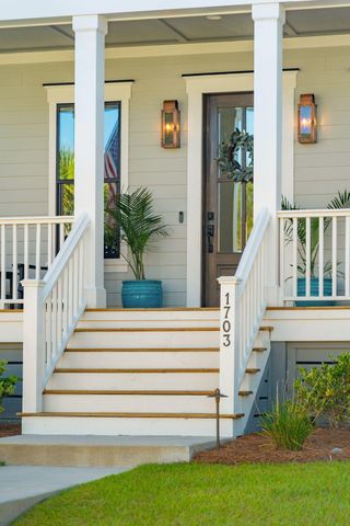 1703 Crab Bank Drive, Mount Pleasant, SC 29466