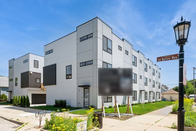 944 Beloit Avenue 1, Forest Park, IL 60130